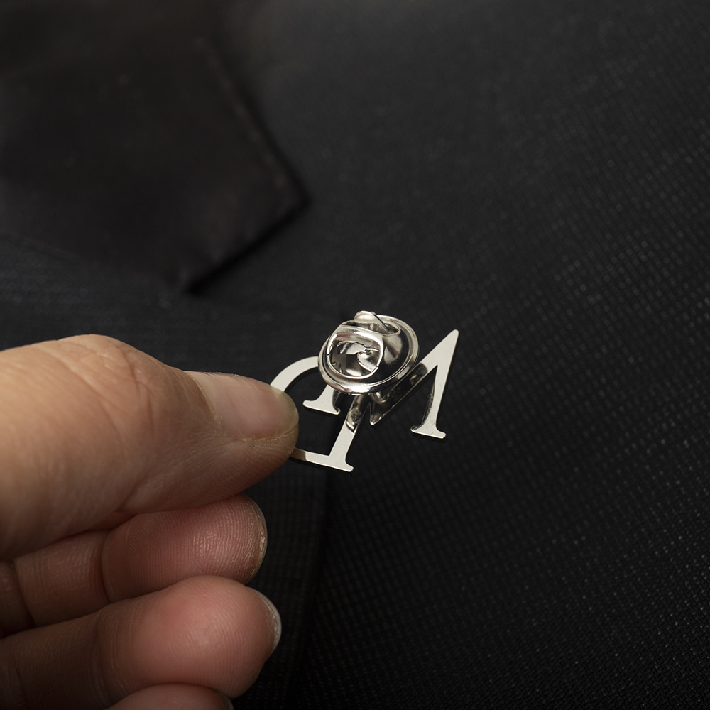Broche con iniciales personali - Grooming Kit reseña y precio